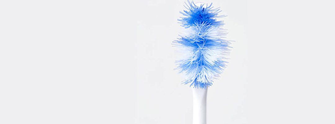 IS IT TIME TO CHANGE YOUR TOOTHBRUSH?